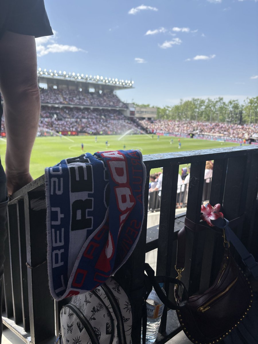 MSEDANO15's tweet photo. Estas son mis vistas hoy en el estadio de Vallecas.
Tener que desplazarte a las taquillas un día antes, pagar 55€ y ningún aviso por parte de los empleados a la hora de comprar de esta localidad.
Una vergüenza @RayoVallecano. @unionrayo https://t.co/qGYjzhTXze