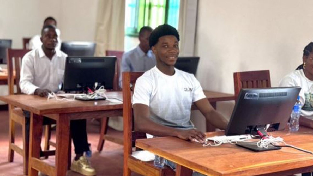 opaisonline's tweet image. Sociedade 
Centro de Formação de Namanhumbir reabre com laboratório de informática e novos cursos em 2026O 
#formacao #cabodelgado #opais #opaisonline #gruposoico
Leia mais em: opais.co.mz/centro-de-form…