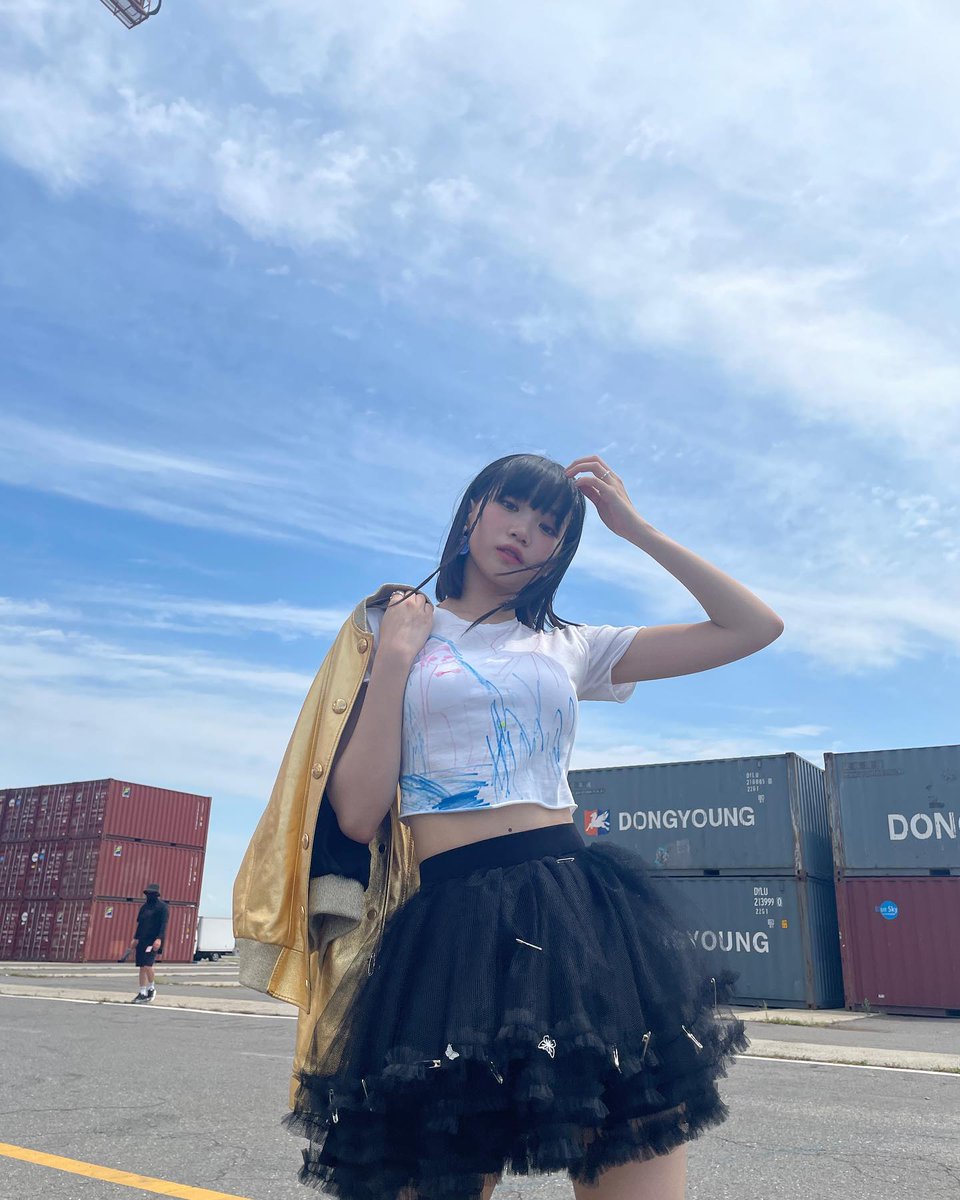 Chaewon pics tweet media