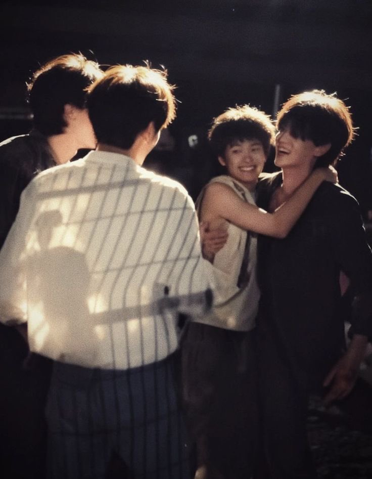 ara ྀི tweet media