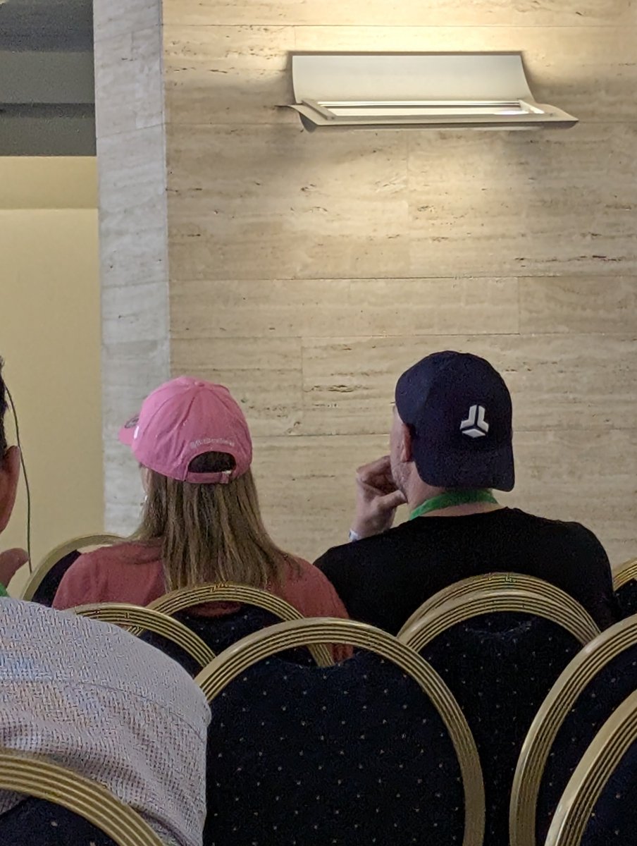 BitBoxSwiss's tweet photo. We had an incredible time during Albacity! 🥳
An small yet pretty authentic event in Albacete, Spain, limited to just 100 attendees organized by the amazing @btc4pobres and his team.
Congratulations @btc4pobres on an amazing first edition! https://t.co/Z7BcfJnN3D