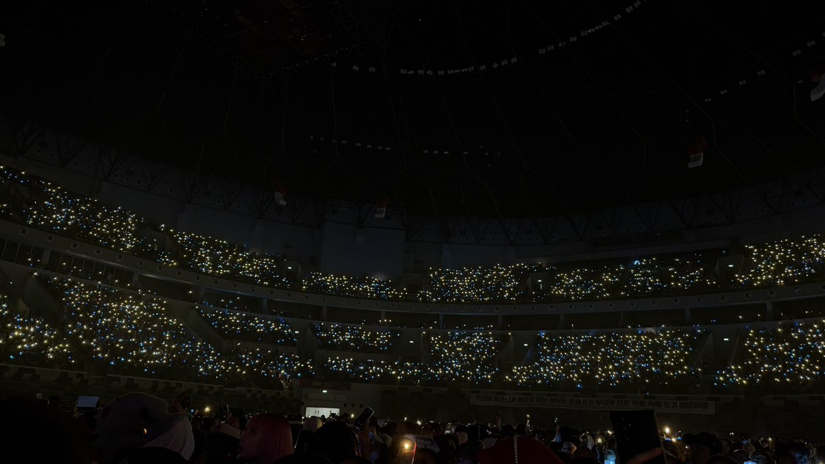 𝓝anadana 𐙚 ✮⋆˙ tweet media