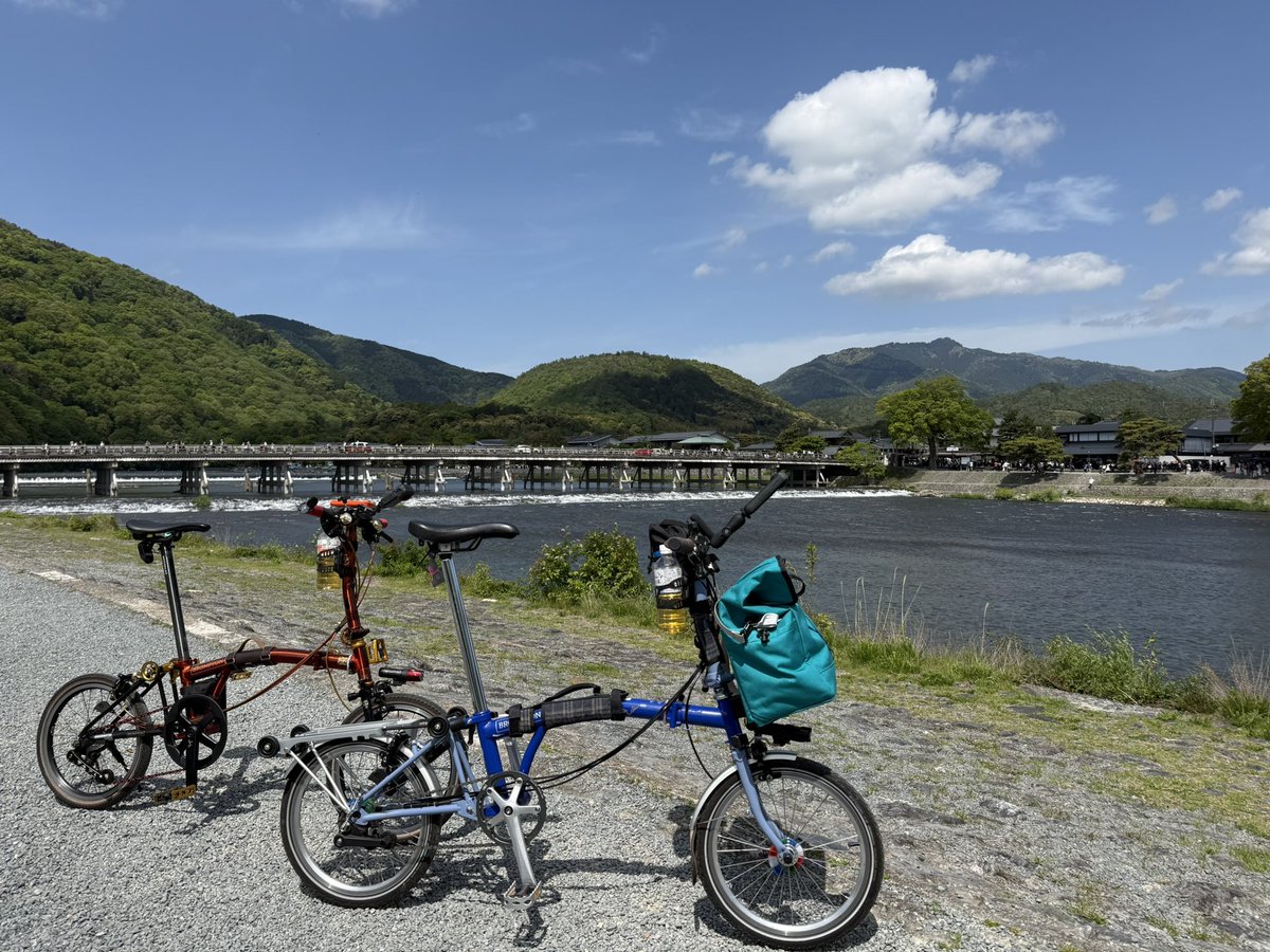 hato_db's tweet image. 夫と二人で京都サイクリング🚲
人で賑わう渡月橋も、竹の音が心地いい嵐山竹林の小径も
一瞬だけ静けさがあって、いい写真撮れた📸
最後は京都タワーで締め🗼✨

#BROMPTON