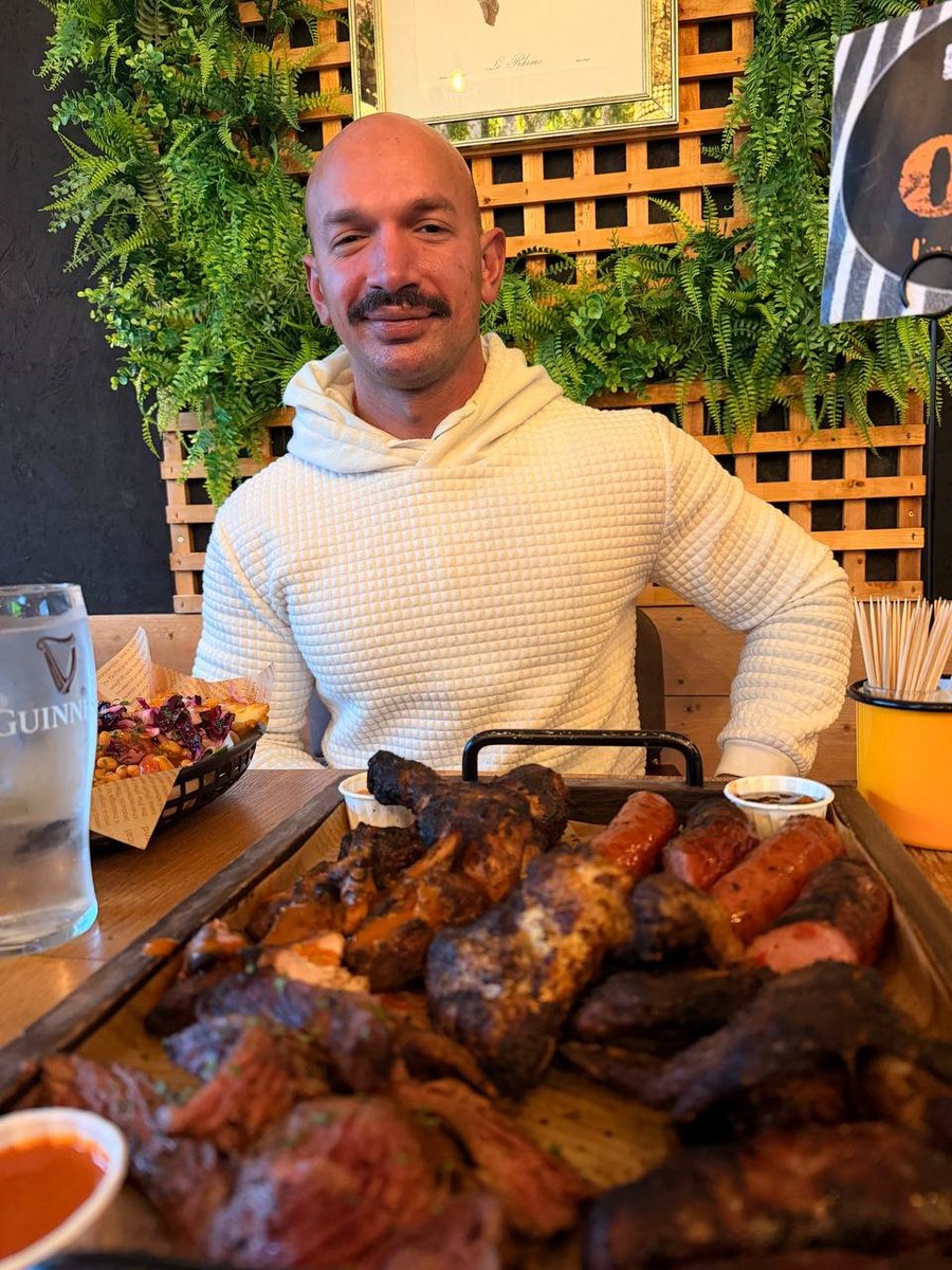 Sama Hoole tweet media