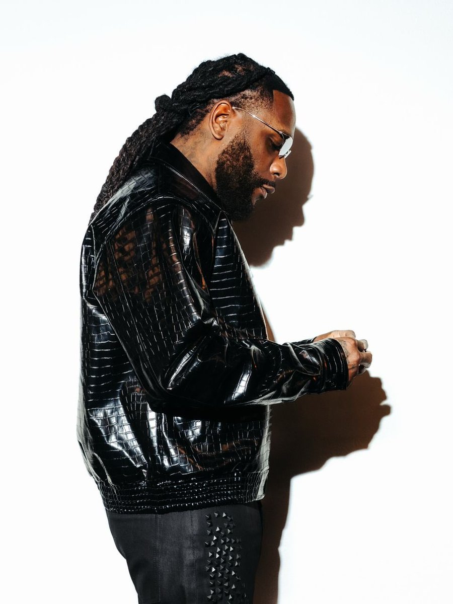 BurnaBoyStats's tweet photo. 'No Panic' by Burna Boy has surpassed 10 million streams on Spotify!

It's the 11th song from 'No Sign Of Weakness' album to reach this mark. 

Burna Boy is now the African artist with the most songs over 10 million streams on Spotify! (139) https://t.co/yoRtJG89P9