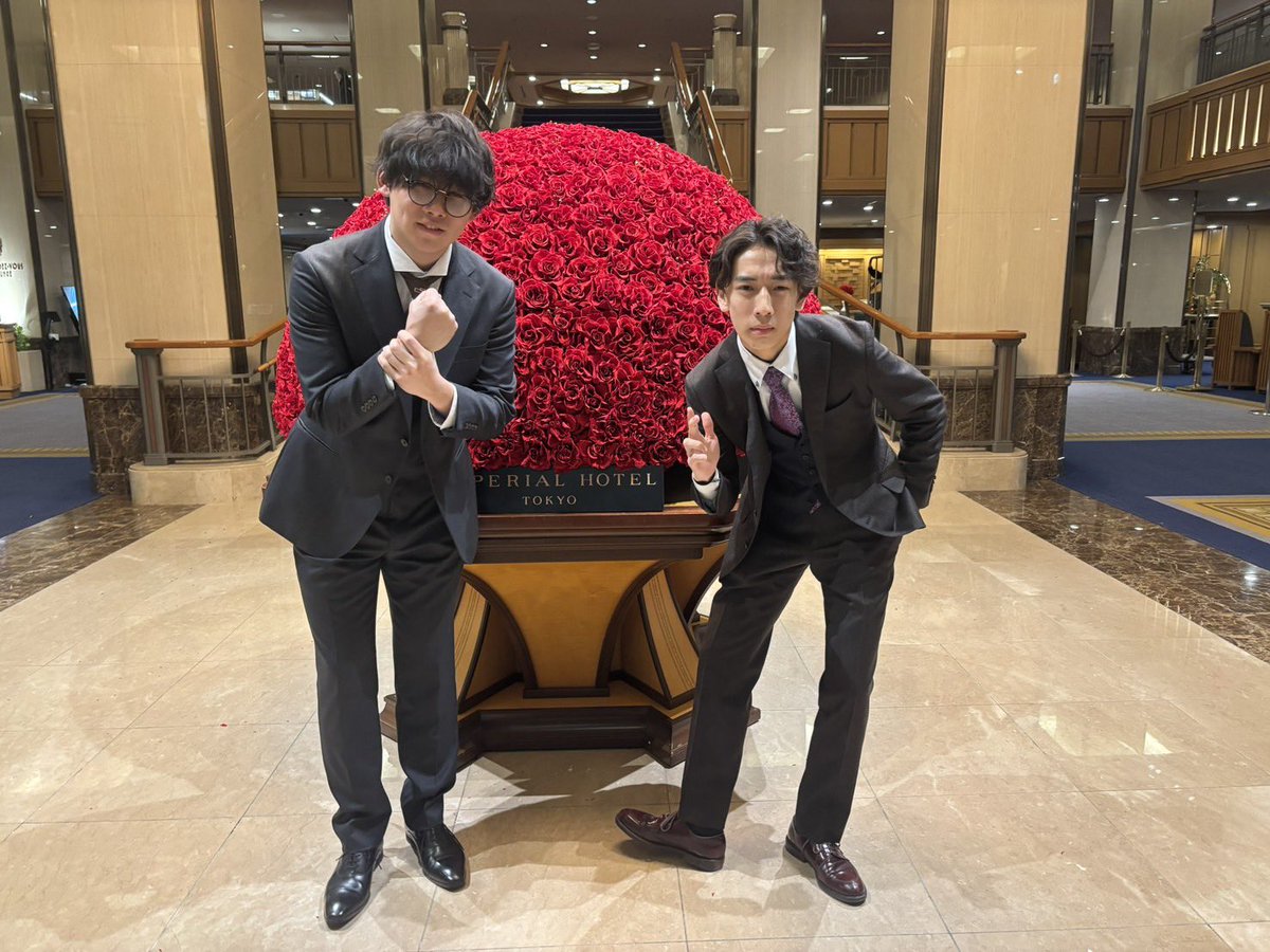 エマ tweet media