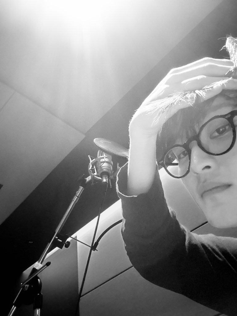 안경셀카보고싶다