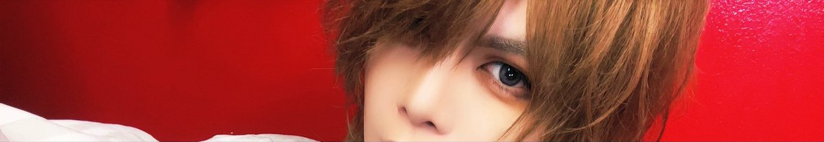 vistlip_no_tomo's tweet image. ツアー大阪あざした。マジでこのツアー良いね。みんなのお陰かな。今日もカッコ良かったよ。2個の予定だったタコ焼き4個も食べちゃうぐらいカッコ良かった。また明日インストで。#vistlip #DAWN #DrawingDawn #ClockworkJukebox