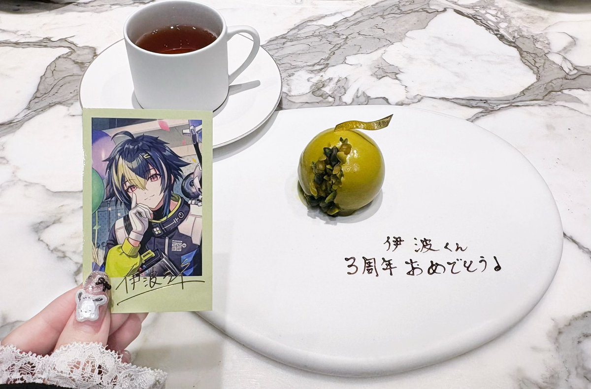 なこ tweet media