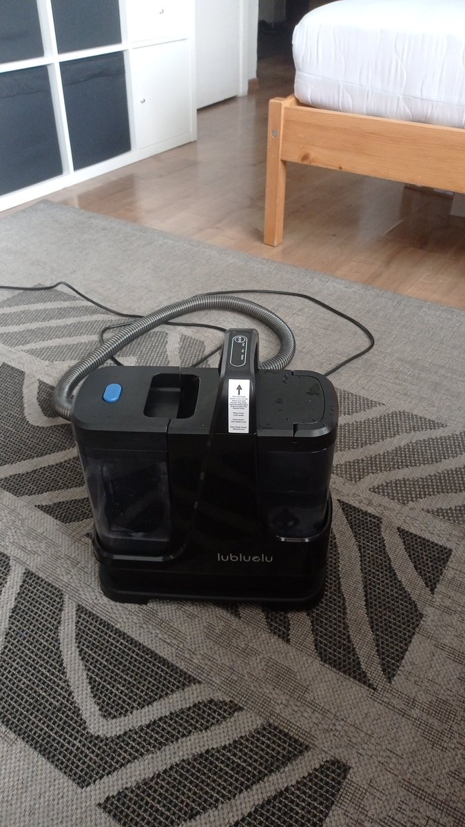 Оця лабуба з Китаю дуже непогана штука. Чистить холодною, гарячою водою і парою. Маст хев для домашнього використання, чи для авто.