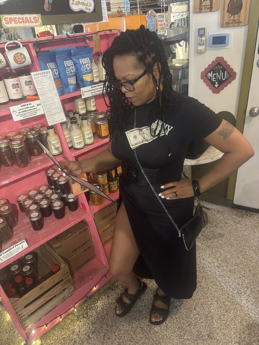 MsKCPowell's tweet photo. This is how lunch begins......
#TaurusSZN
#MyBDayWeekend
#Thisis48 https://t.co/tqLQ6wOQMZ