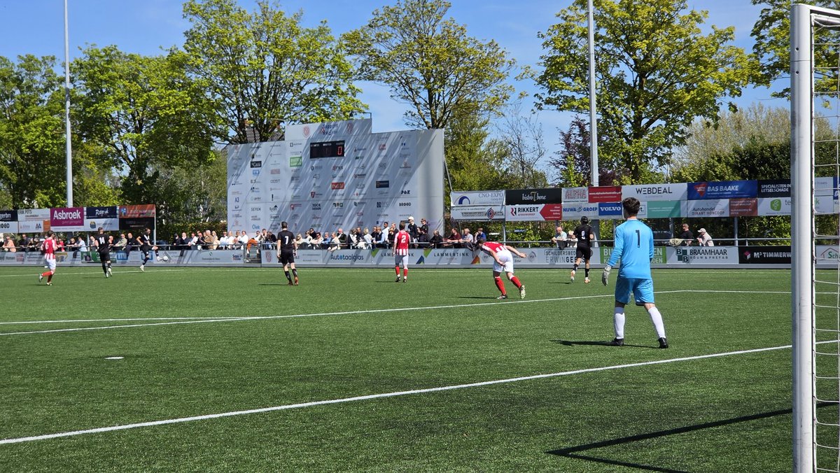 niek92jansen's tweet image. ⚽️ S.V. Enter 🆚 KCVO Vaassen
📅 26-04-2026
⚖️ 3-0
🏆 Zondag Derde Klasse L, district Oost
📍 Sportpark de Krompatte, Enter 🇳🇱

Nr. 2 Enter boekt zege op nr. 5 KCVO en blijft kansrijk voor de titel: 2 punten achter WSV.

#SVEnter #KCVOVaassen #Enter #Vaassen #groundhopping