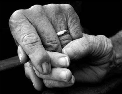 BrainandLifeMag's tweet image. When a neurologic condition changes someone’s behavior, it can make #caregiving tough. 

Experienced #caregivers, patients, and experts share their stories and advice: hubs.la/Q04dnRLC0