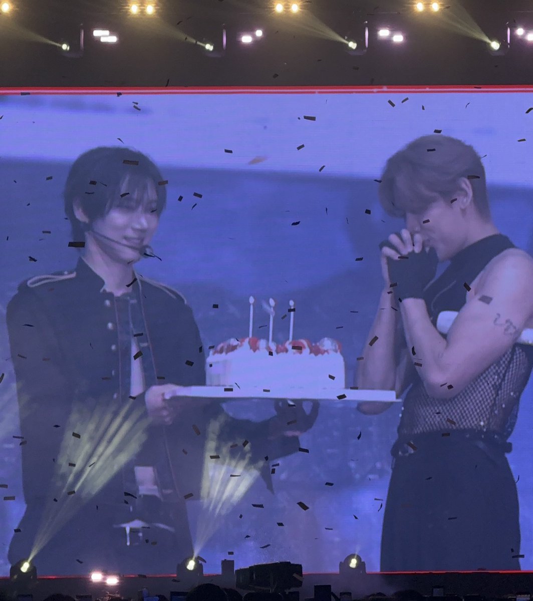 Sinniekkk's tweet photo. 🎂

#BamBam @BamBam1A https://t.co/KQIt2uFVYz