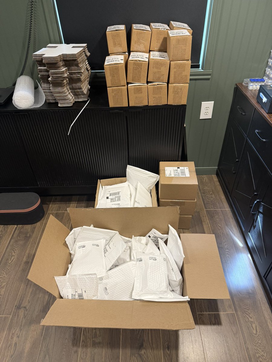 Kennedyknni's tweet image. 72 order packaged and ready to be shipped. 

Y’all went absolutely crazy this past 24 hours. 

Thank you all for the support 🫡. 

Have some pretty neat things coming in for you all soon.  #fitness #musclegrowth #recovery #molecularbiology #Wellness #Antiaging