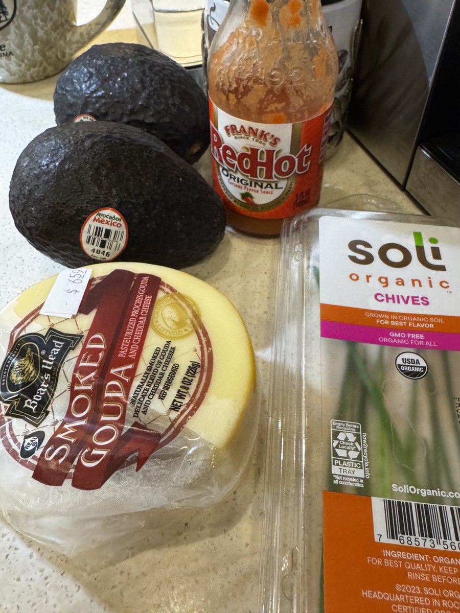 krezae's tweet image. What’s required on your over easy eggs? Us: 
#BreakfastStories
#livinganywhere #roadtrip