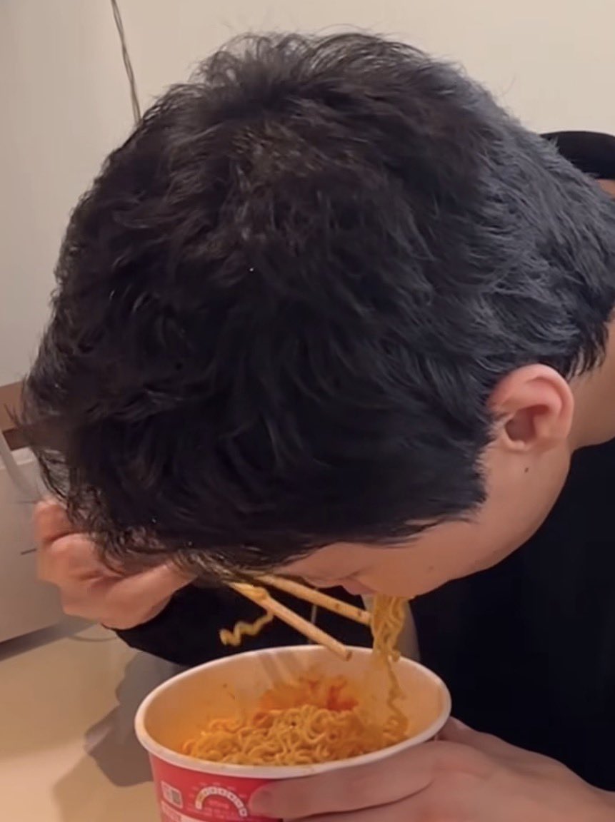 daifukukon tweet media