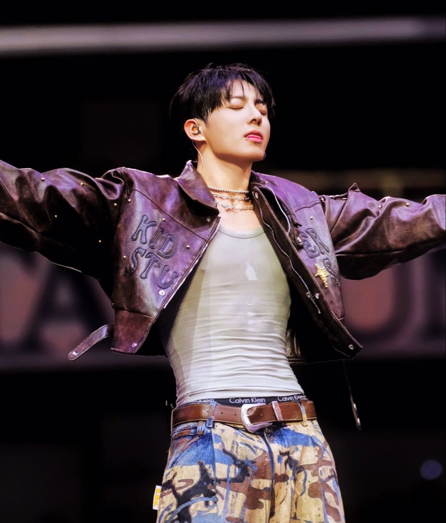 till the whole room stinks, sheets are damp and disgusting, windows fog up, neighbours are mad, both our legs are shaking, literally no oxygen left in the fucking room, bed is holding on for dear life and one of us passes out from exhaustion.