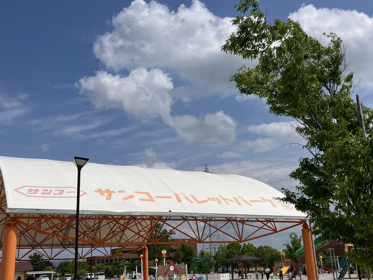 ２０２６／４／２６
サンコーパレットパークへ行ってきました！家からわりと近いのに、実は今回が初訪問。
マルシェやキッチンカーなどの飲食ブースに大道芸まで、一日中楽しめました✨

#サンコーパレットパーク　#瑞穂市　#マルシェ　#キッチンカー　#大道芸