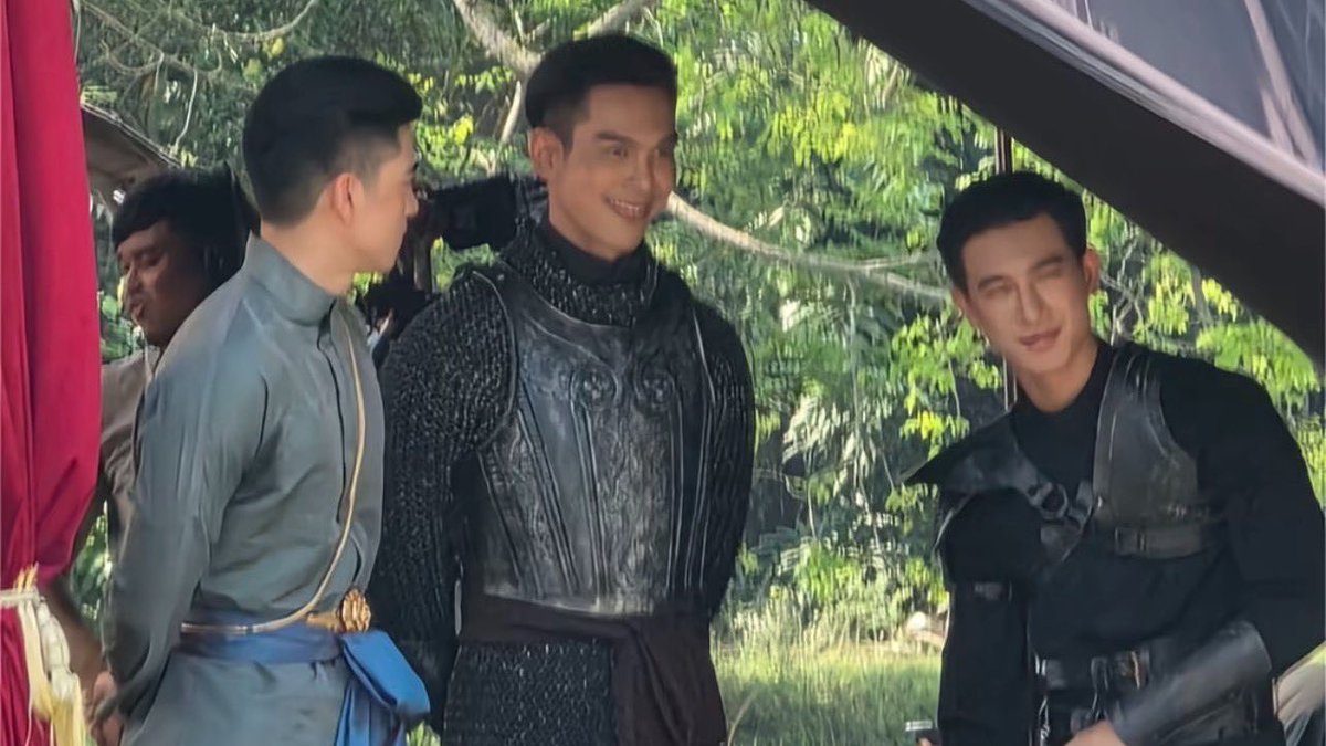 เวลาว่างแก๊งนี้ทำไรหว่ะ ดูเปนพวกเคาะกะมังกับตีปี๊บร้องเพลงหมากัดของเอกชัยศรีวิชัย โอ้มาเถิดหนากระไรแม่มา