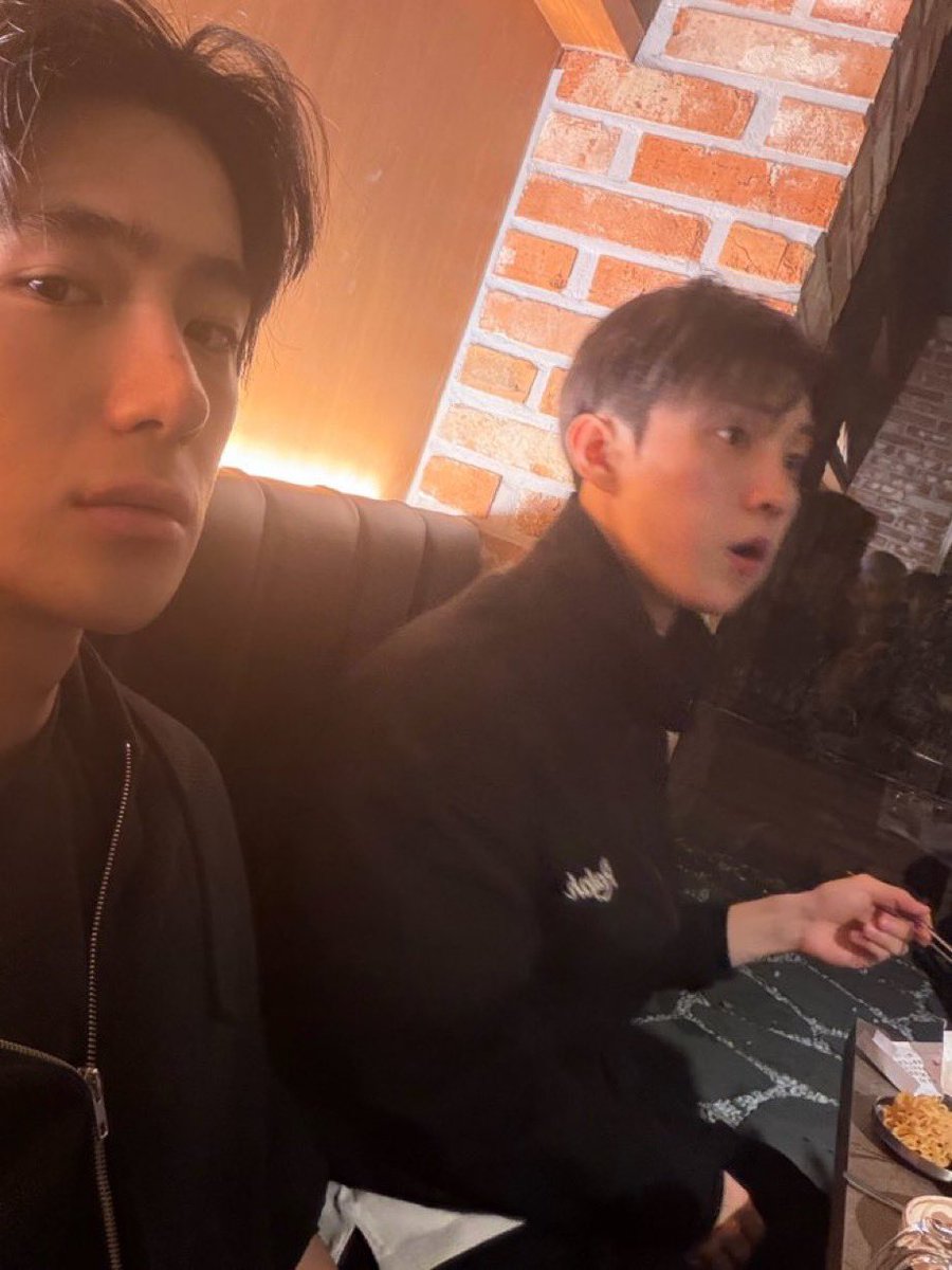 mypresentnxw's tweet photo. 너무 좋네요....... 큼큼    이건 뭐 남친짤이죠 https://t.co/oYZoQhf5M2