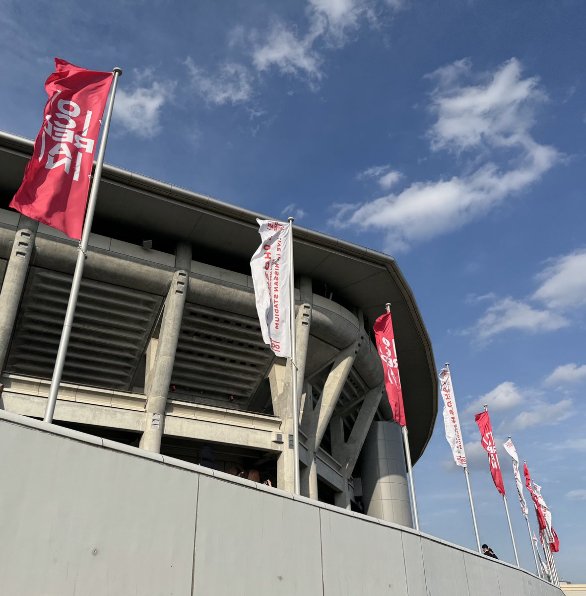 tc_eb_186's tweet photo. 3度目の日産に連れてきてくれてありがとう😭
もう一度やってほしい気持ちと難しいのかなっていう気持ちが両方あったけど20周年で実現させるユノとチャンミンはほんとにすごい✨
二人が幸せそうに客席を見て噛み締めてる表情が😭
日産のレッドオーシャンを二人にもう一度見せられて本当によかった❤️ https://t.co/jkAJVG6CsS