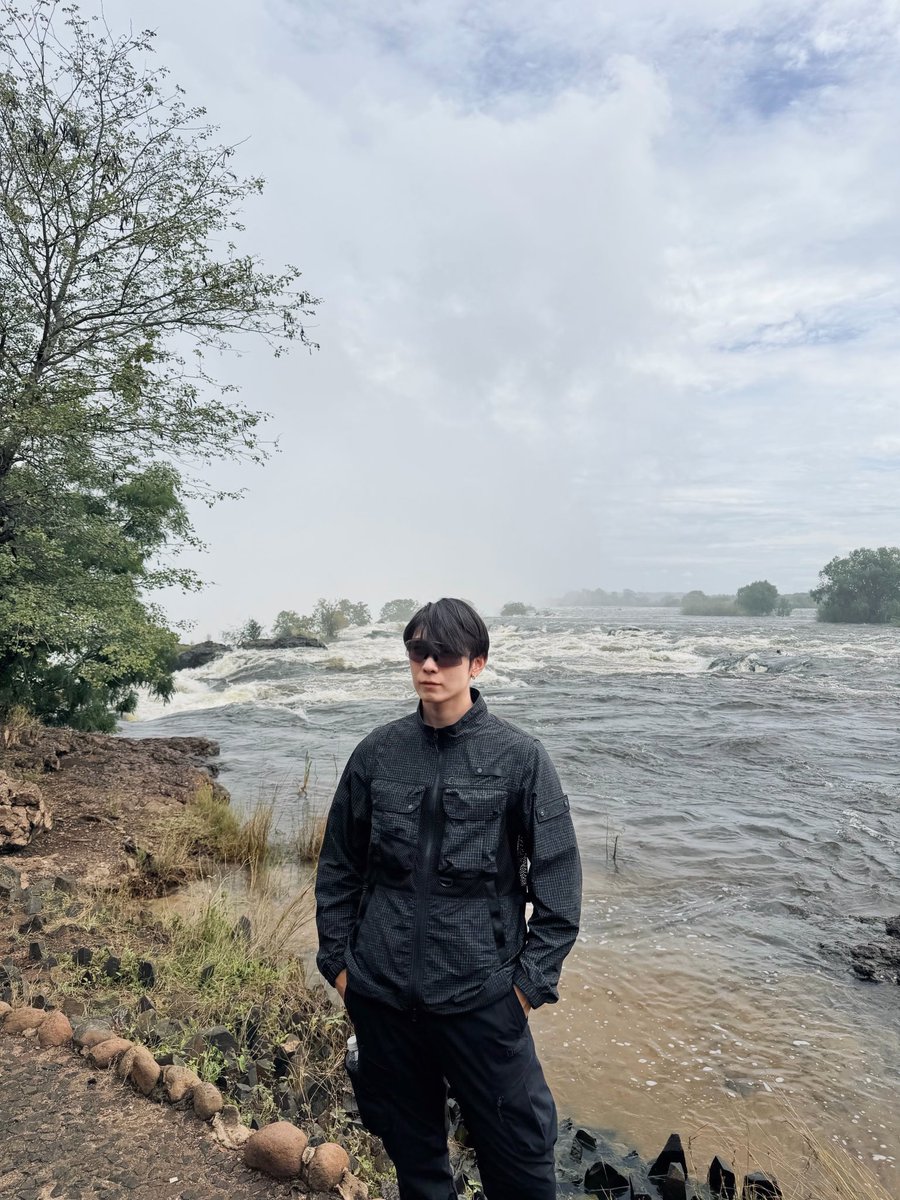 MssTrending's tweet photo. IG: MewSuppasit Update 📸

Rating the viewpoints at Victoria Falls. ☔️
@NatGeoStore 
#natgeostoreTH

@MSuppasit
#MewSuppasit
#มิวศุภศิษฏ์ https://t.co/rwfL2sE6Bk