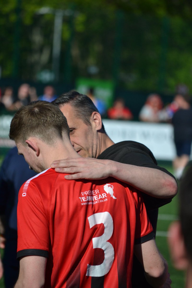 wincityfc's tweet photo. Legend ❤️🖤

#youcitizens https://t.co/tYPfpcyN6Y