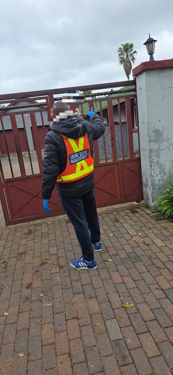 Am_Blujay's tweet image. Police in Midrand have launched a murder investigation after the body of a young woman, Minenhle (22–23), was discovered hidden under a bed and wrapped in plastic inside a residential home.

Authorities acted on an anonymous tip-off linked to a suspected strangulation incident