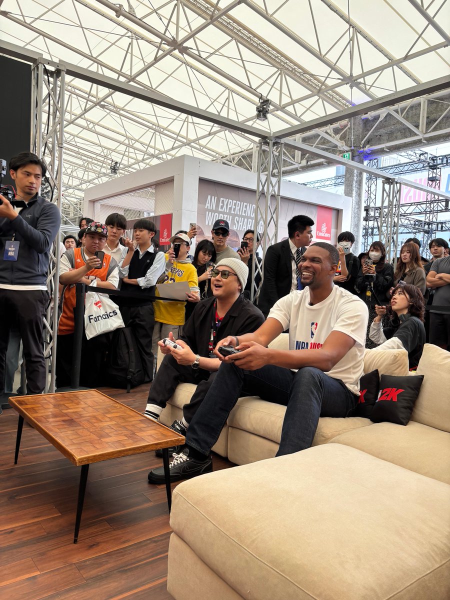 NBA2K_Japan's tweet image. 🏀 #NBAHOUSEJAPAN 2日目終了 🏀

「House of 2K」に
ご来場いただいた皆さま
本当にありがとうございました✨

自慢の「マイチーム」カードや
JUNJUNさんとの対決の思い出など
ぜひリプライで教えてください📸👇

そして、もうすぐ…
嬉しすぎる SPでBIGな告知が
待ち受けているかも⁉️👀💥

#NBA2K