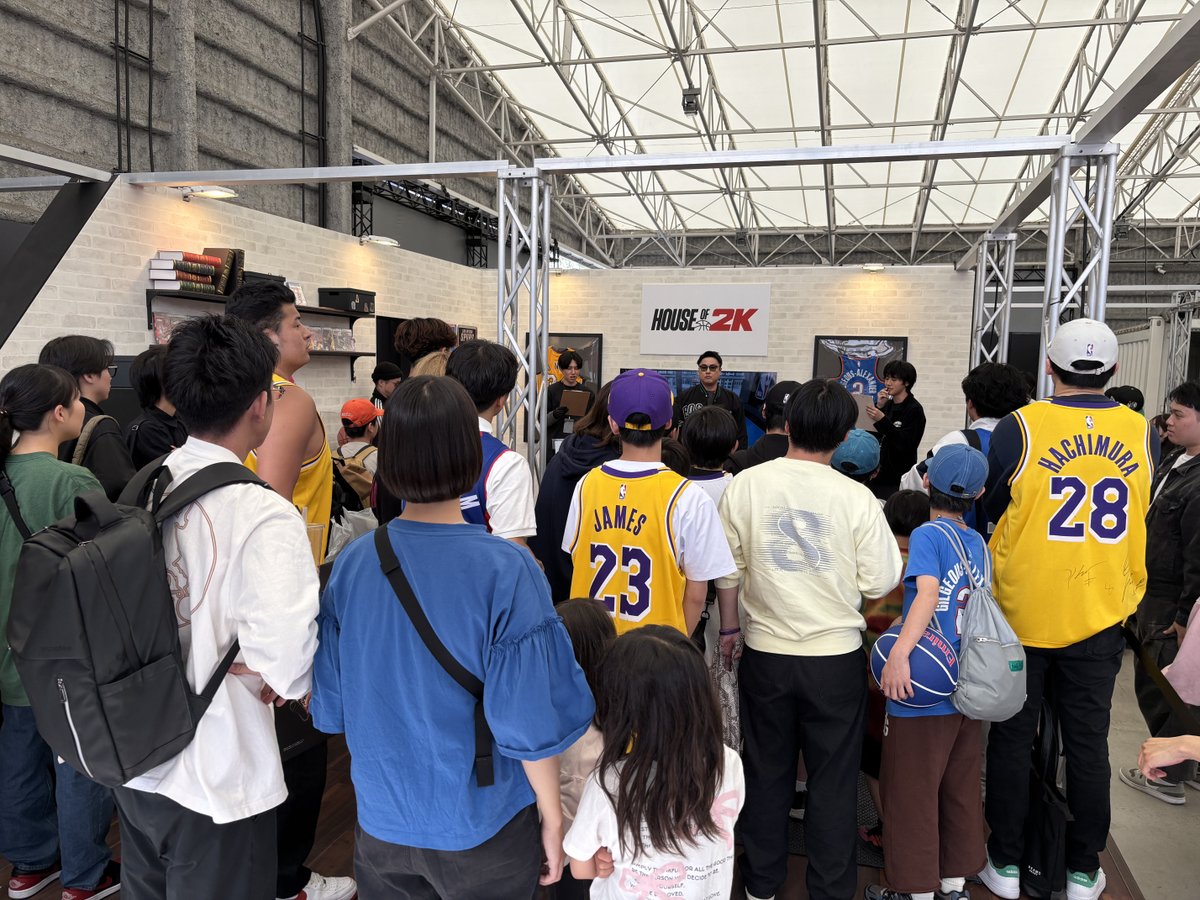 NBA2K_Japan's tweet image. 🏀 #NBAHOUSEJAPAN 2日目終了 🏀

「House of 2K」に
ご来場いただいた皆さま
本当にありがとうございました✨

自慢の「マイチーム」カードや
JUNJUNさんとの対決の思い出など
ぜひリプライで教えてください📸👇

そして、もうすぐ…
嬉しすぎる SPでBIGな告知が
待ち受けているかも⁉️👀💥

#NBA2K