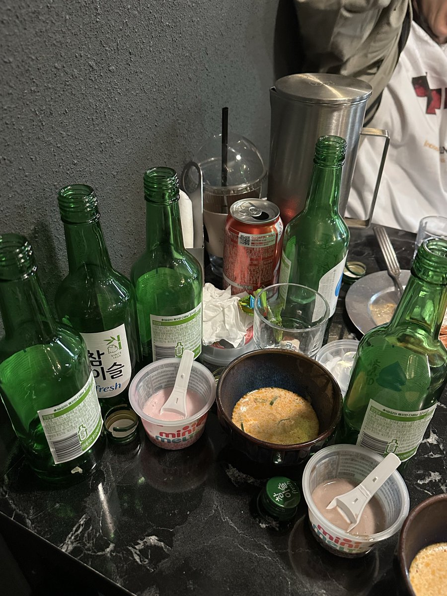 sol_soll_'s tweet photo. 이제는 더이상 물러날곳이 없다!!!
건강관리하면서 사랑하자 🤍🤍
술 줄이고 탄수줄이면서 데이트하기로!!! https://t.co/FrIBhEbQjb