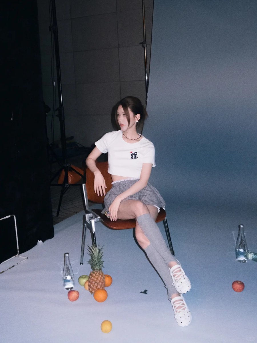 zhaolusi_intl's tweet image. [📸] 042626 #ZHAOLUSI #赵露思
Rosy Studio team XHS Update

“Behind the scenes of the sporty girl🏃🏻‍♀️‍
Full of energy but still can't help wanting to kiss her
[Love it so much]”

🔗 xhslink.com/o/5m3xMalIgAO 

#RosyZhao #조로사 #จ้าวลู่ซือ