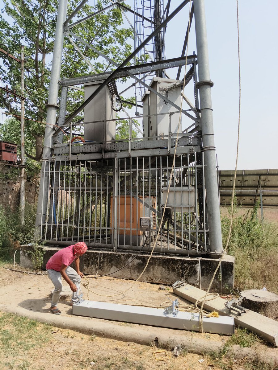 omshankar2006's tweet image. @JioCare @reliancejio @TRAI  
5G And VoNR is #not #working. Your technical told that the problem is #fixed now it will# never be #again. But #why it is happening again ? Even 5G is Not Working and Also VoNR (SA Network) is not showing. It is #happening in our whole village why ??