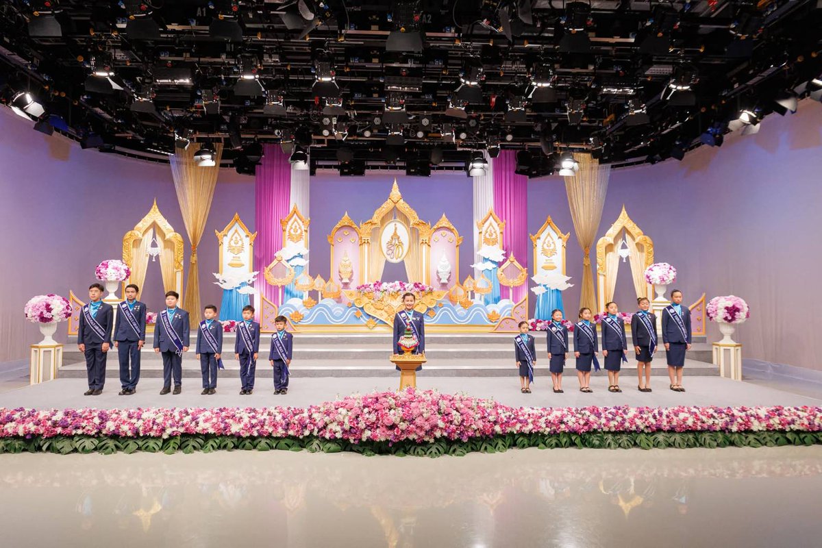 UNPKFC's tweet photo. The UNPKFC Young Peace Ambassadors participated in the official television recording to offer royal well-wishes to Her Majesty Queen Suthida Bajrasudhabimalalakshana on the auspicious occasion of Her Majesty’s Birthday Anniversary on June 3, 2026, at Royal Thai Army Television https://t.co/MoCvkzUwl5