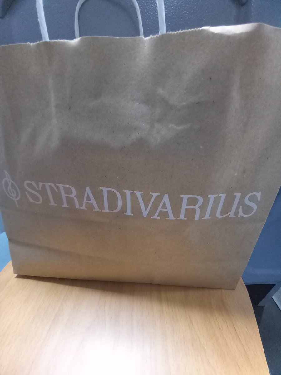 Thrse178106's tweet image. Shoppingtime #domenica #stradivarius #viaxxsettembre #Genova #shopping #sunday #spring