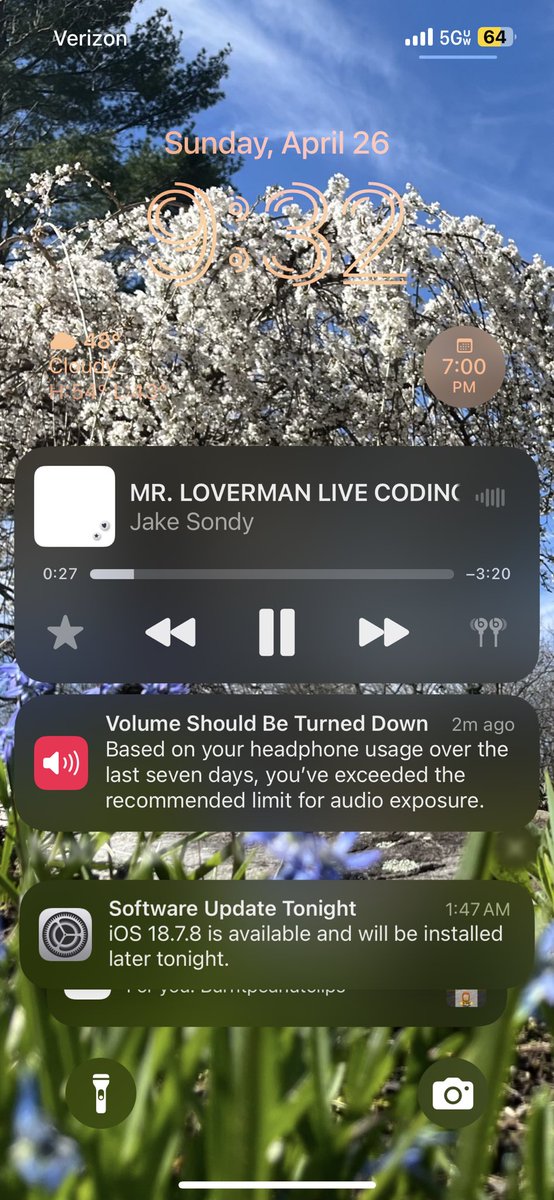 SicklyQ's tweet photo. @Apple I wouldn’t lose my hearing at max volume if you didn’t have the highest pitch ring for this fuckass notification https://t.co/PPrISiaGqN