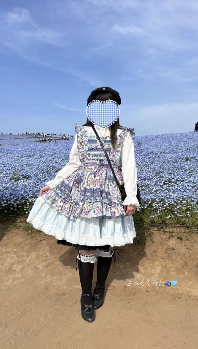 22yumeri's tweet photo. 本日は！
念願のウッディキャロット&amp;モモコハウスとひたち海浜公園へ行ってきました🩵🌼

無地のものはなかったけれど、今日のコーデにぴったりなエプロンもお迎えできて非常に満足💖 https://t.co/UiYRD1SASY