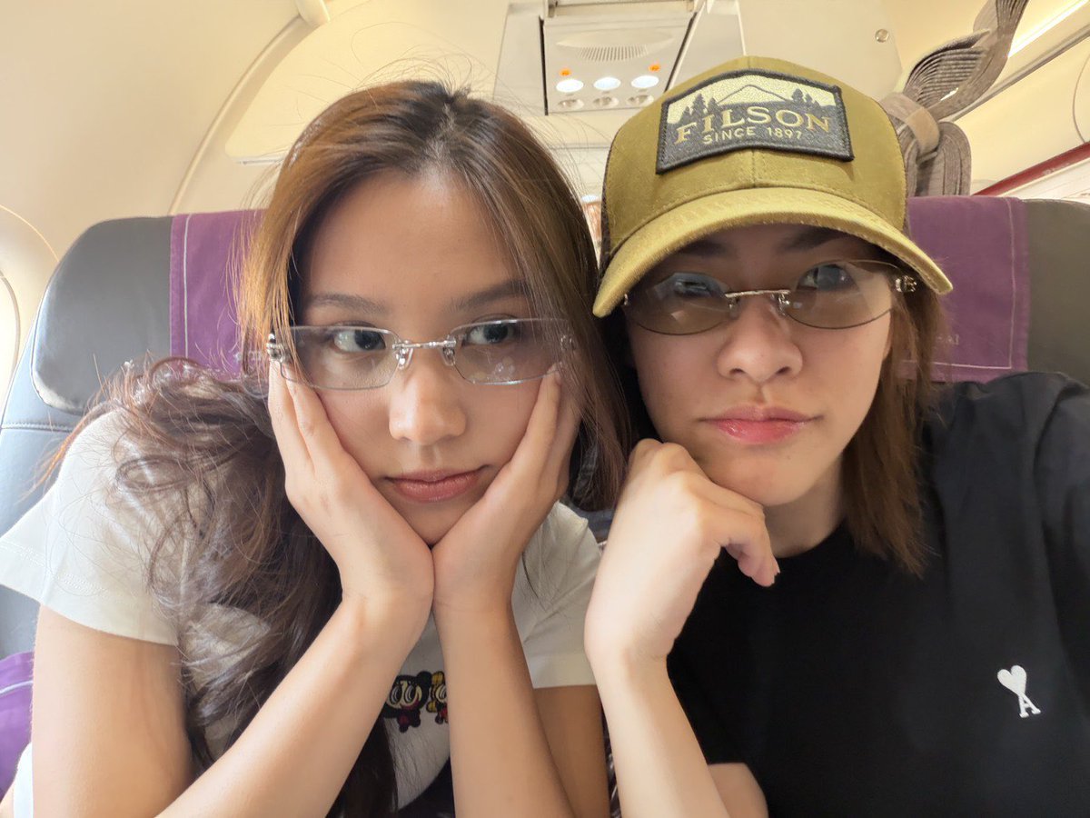 แว่นมานี่มา ไอเลิฟสาวแว่นตี๋แว่น