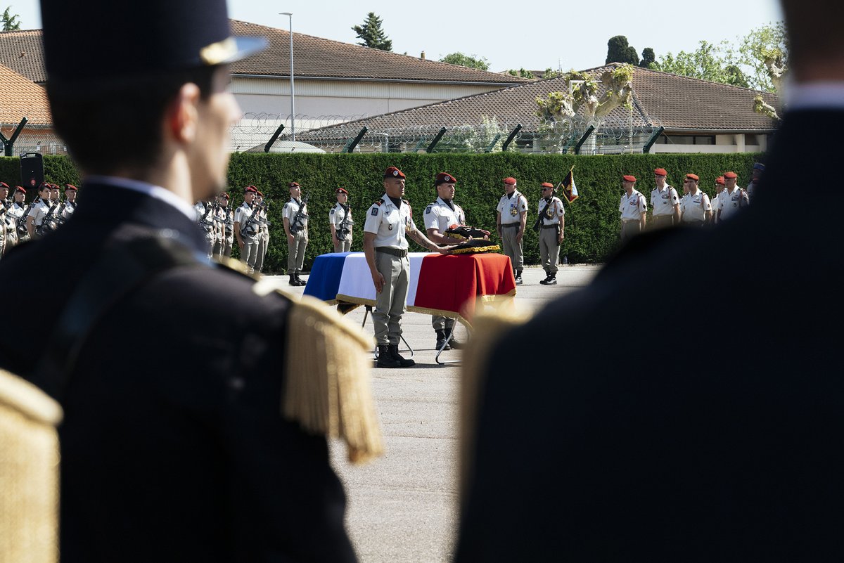 phbcreation's tweet photo. CÉRÉMONIE HOMMAGE NATIONAL À FLORIAN MONTORIO
➡️ #Photographie #presse #Iconos
➡️ #montauban #FlorianMontorio #militaire #Liban #France #cérémonie #CatherineVautrin #17eRGP #Régiment #Parachutiste #FINU
📸 Patricia Huchot-Boissier/ #Abacapress
 #PixPalace &amp; #Reuters https://t.co/hGjKbnoyy2