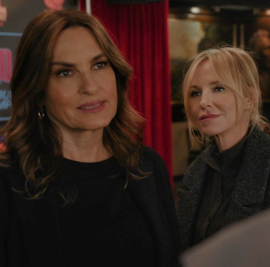 amanda looking like a proud girlfriend