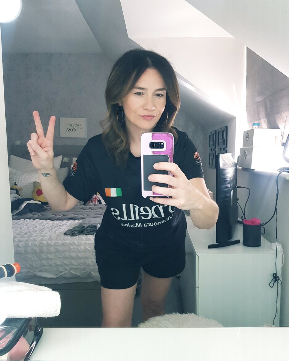 teawhitenone83_'s tweet image. Dot cotton 😂 Then with the pin curls out 😉 #hair #curls