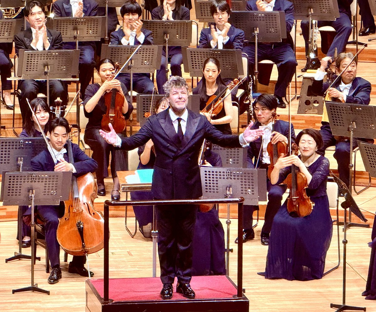 Motoko🎻 tweet media