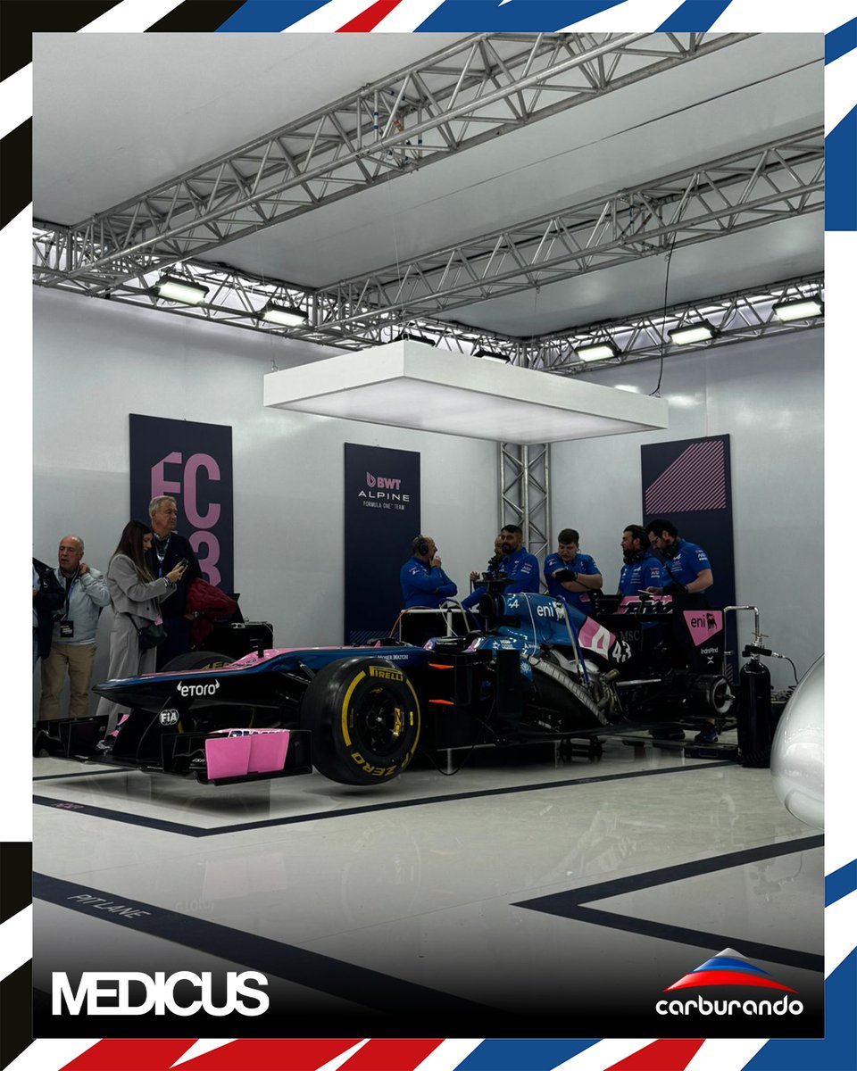 CarburandoTV's tweet image. ¡Llegó el día! 🔥

😍 Las dos bestias que manejará hoy @FranColapinto esperan por su turno: El Lotus E20 y la réplica del Mercedes Benz W196 Roadster.

@medicus_sa se presenta en este gran evento. Medicus acompaña lo mejor del deporte, siempre.

#Colapinto #BuenosAires