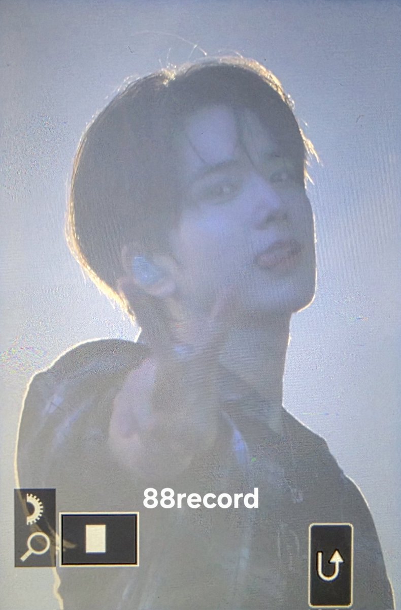 260426 #YOUNGHOON #김영훈

역광이라 아쉽지만
예쁘게 쁘이✌🏻

영훈아 오래보자🩵