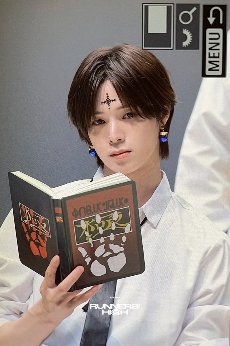 andTEAM_K's tweet photo. anime                                    real life https://t.co/P4JTObfLj7