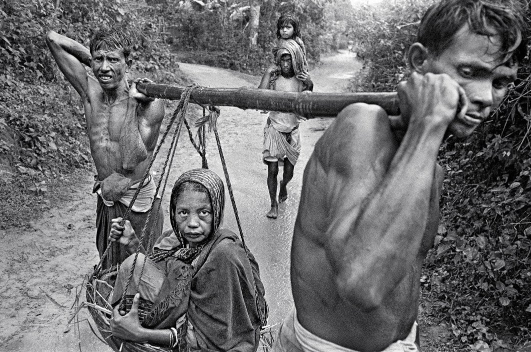 otvkhabar's tweet image. #ଫଟୋରେ_ଖବର
ପରଲୋକରେ ବିଶିଷ୍ଟ ଫଟୋଗ୍ରାଫର ରଘୁ ରାୟ। ତାଙ୍କ କ୍ୟାମେରା ଲେନ୍ସରେ କଏଦ ୧୯୭୧ ଭାରତ-ପାକିସ୍ତାନ ଯୁଦ୍ଧର କିଛି ଫଟୋ।
#RaghuRai #RIP #1971War #Odisha #OTV