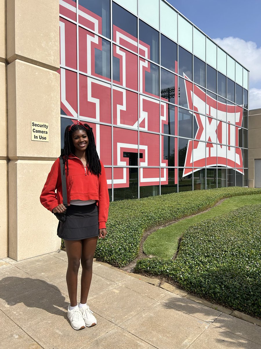 jadeorielle's tweet photo. Thank you Coach Fucci and @UHCougarTF for taking the time this weekend to show me what all UH has to offer! I love everything about this program, Go Coogs! ❤️🐾 #recruit #D1 #UniversityofHouston #Gocoogs #Htown #SpeedCity https://t.co/UJBlZR2WWL