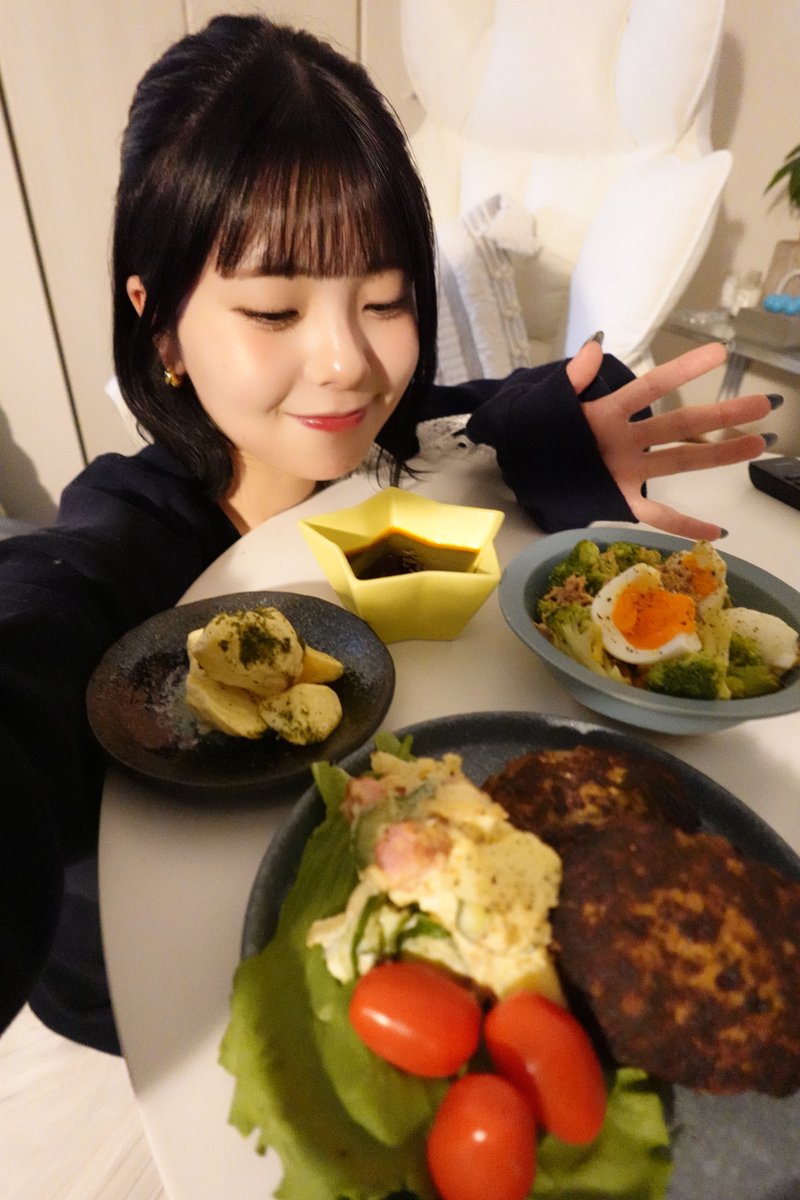 ハッピーウイルス（津田華音） tweet media