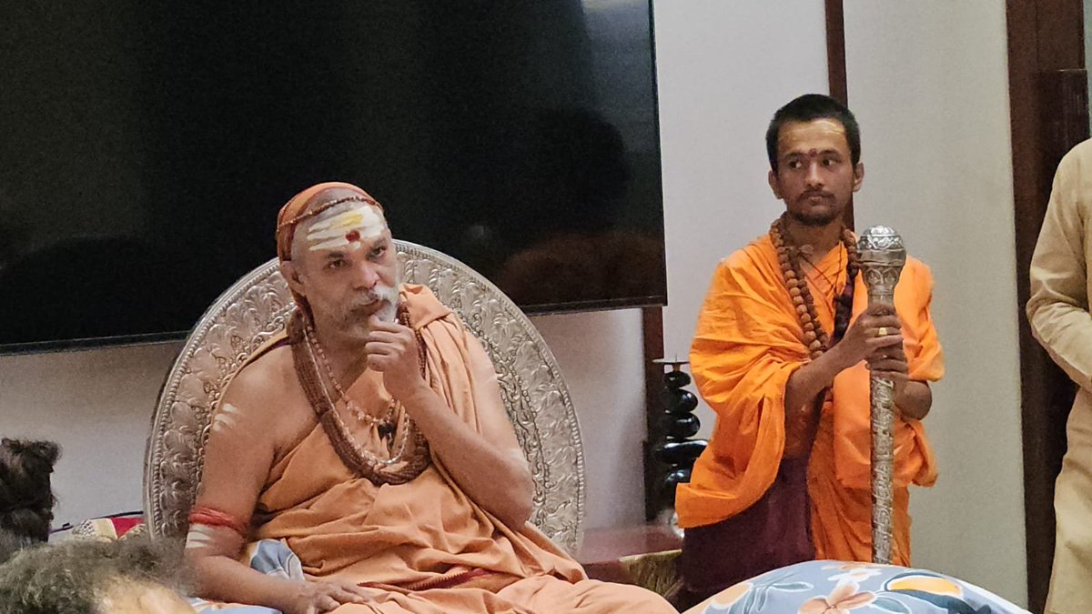 bstvlive's tweet image. मेरठ 

➡3 मई-24 जुलाई तक शंकराचार्य की गौरक्षा यात्रा 
➡यूपी के हर विधानसभा का दौरा करेंगे शंकराचार्य
➡3 मई को गोरखपुर से यात्रा शुरू करेंगे शंकराचार्य
➡गौरक्षा को लेकर जागरूकता, चतुरंगिणी सेना का गठन 
➡लखनऊ में चतुरंगिणी सेना संग यात्रा समापन करेंगे 

#Meerut